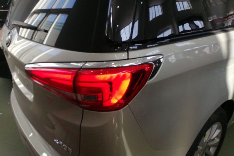 别克GL8 2018款 ES 28T 舒适型 国VI车身外观6006