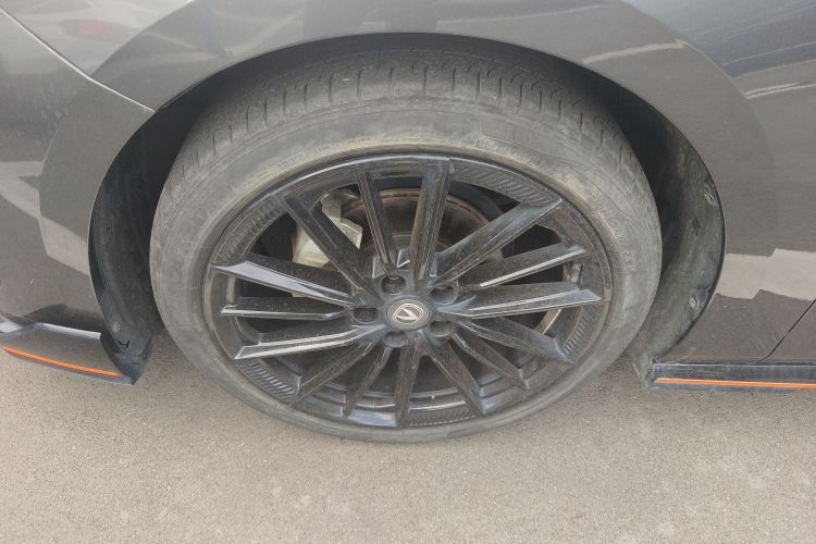 长安UNI-V 2023款 1.5T 运动版车身外观6007