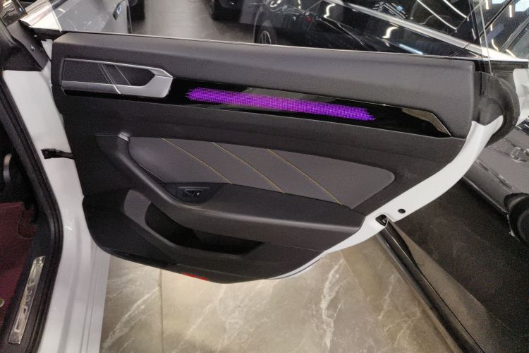 一汽-大众CC 2023款 380TSI 夺目版中控内饰45