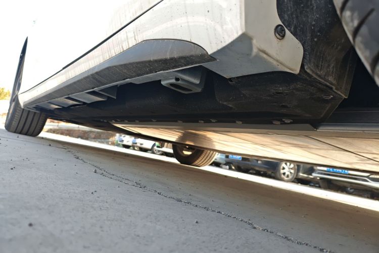 埃安 AION S Plus 2023款 70 乐享版 三元锂局部细节9002