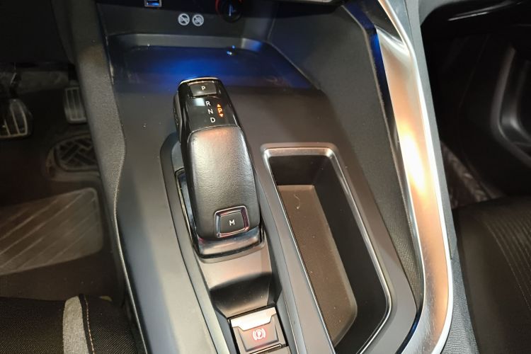 标致4008 2019款 360THP 领先版中控内饰18