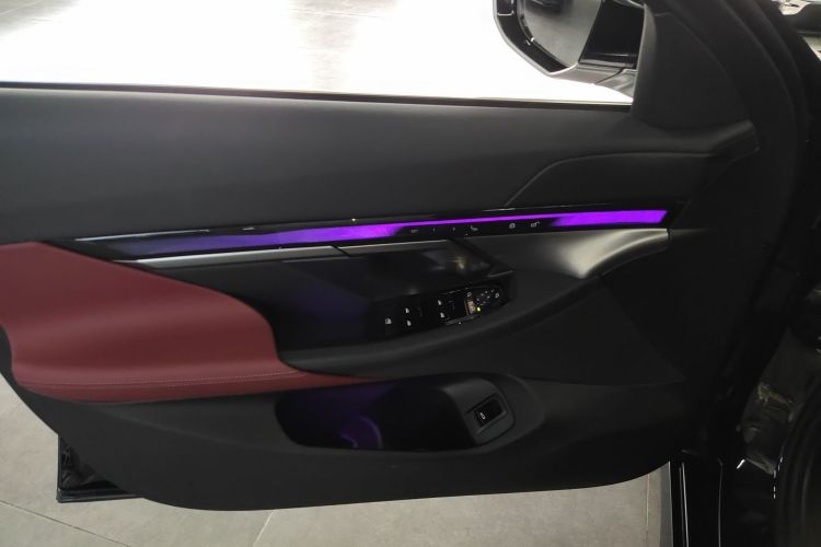 宝马5系 2025款 525Li M运动套装中控内饰7007