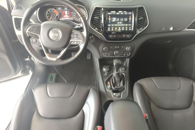 Jeep 自由光 2019款 2.0T 四驱全能版 国VI中控内饰7002