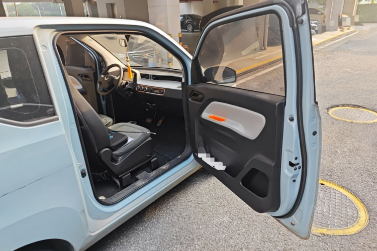 五菱汽车 宏光MINIEV 2020款 自在款 磷酸铁锂局部细节9005