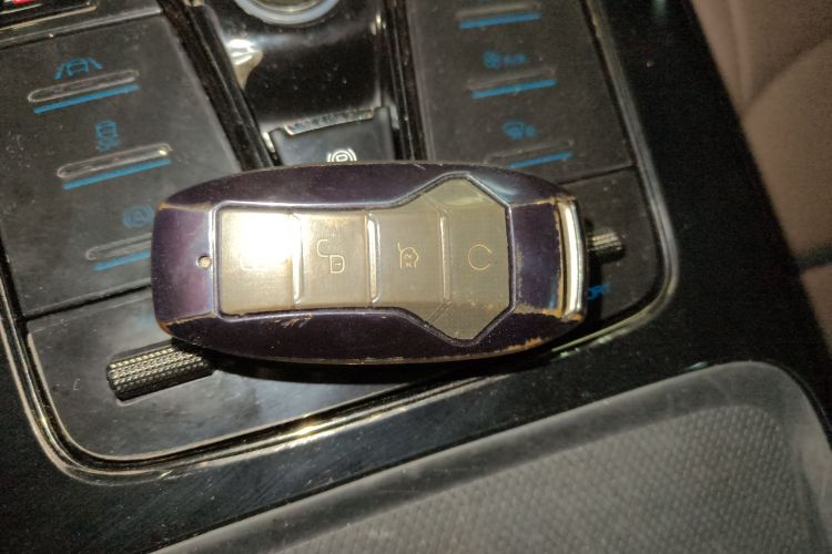 比亚迪 汉 2020款 EV 超长续航版豪华型中控内饰7001