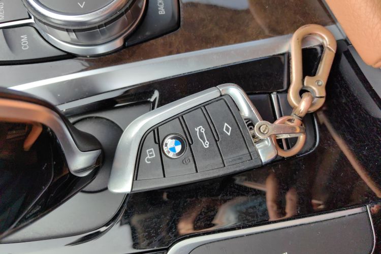 宝马5系 2018款 528Li 上市特别版中控内饰11