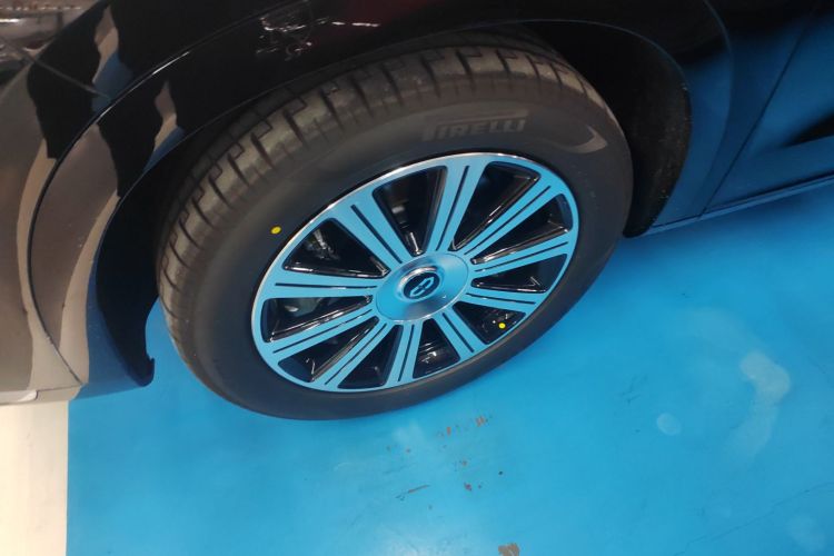 鸿蒙智行 问界M7 2024款 1.5T 智驾后驱Pro版 5座车身外观6007