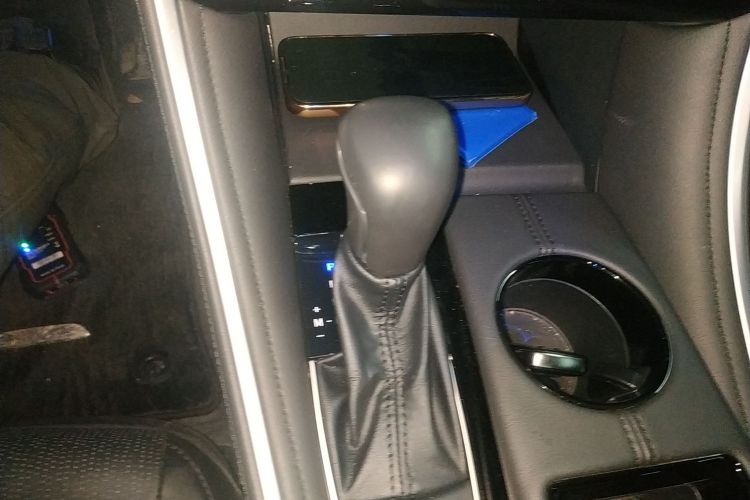 丰田 亚洲龙 2022款 2.0L 豪华版中控内饰18