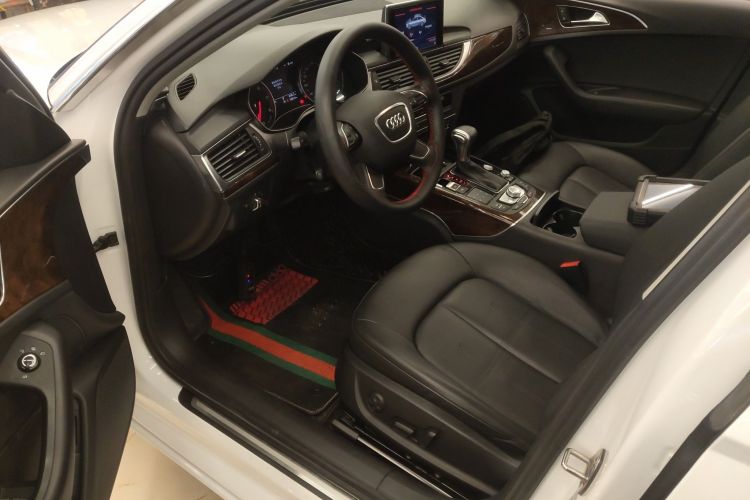 奥迪A6L 2015款 30 FSI 百万纪念舒享型中控内饰7003