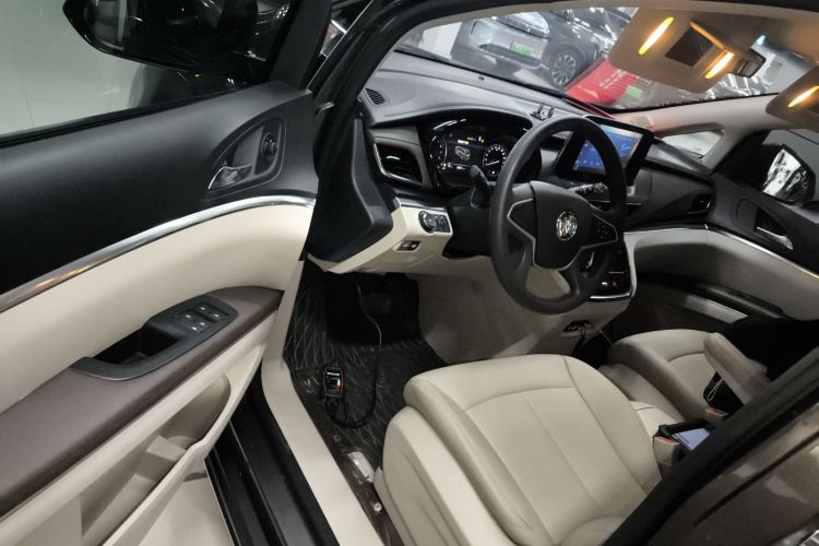 别克GL8 2023款 陆上公务舱 舒适型中控内饰7003