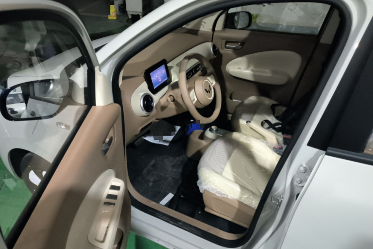 五菱汽车 宏光MINIEV 2025款 四门版 进阶款中控内饰20