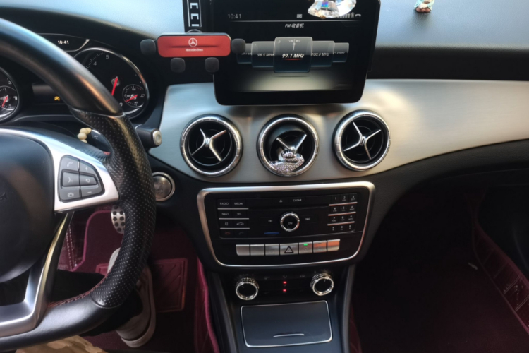 奔驰CLA 2017款 CLA 220 4MATIC中控内饰16