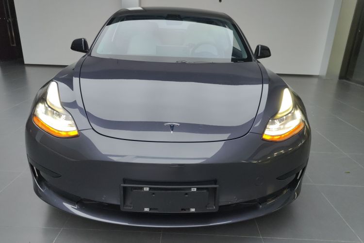 特斯拉 Model 3 2021款 标准续航后驱升级版车身外观2