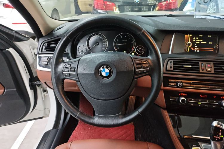 宝马5系(进口) 2014款 520i 典雅型中控内饰13