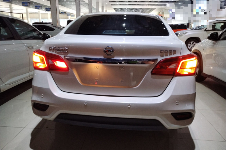 日产 轩逸 2022款 经典 1.6XE CVT舒适版车身外观6