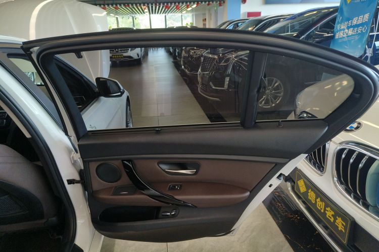 宝马3系 2019款 320Li 时尚型中控内饰45