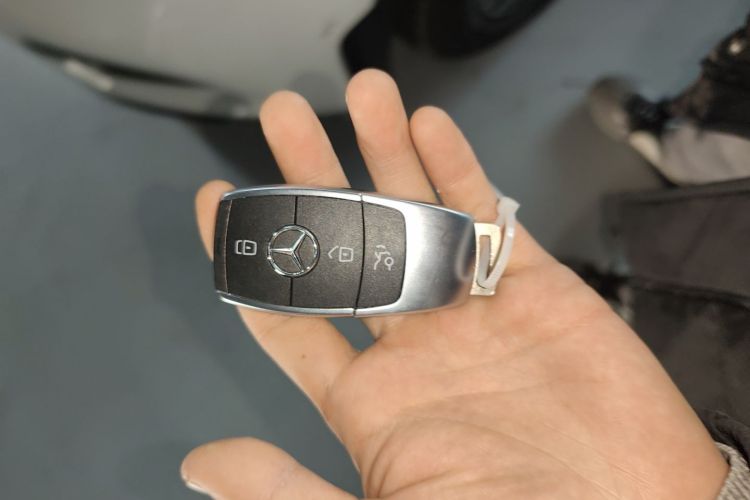 奔驰GLC轿跑 2023款 GLC 260 4MATIC 轿跑SUV中控内饰7001