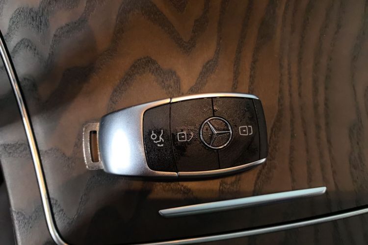 奔驰GLC 2021款 GLC 260 L 4MATIC 豪华型中控内饰11