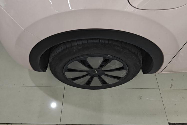 五菱汽车 五菱缤果 2023款 410km 灵犀尊享款车身外观35