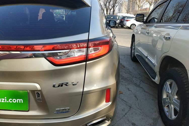 本田UR-V 2017款 370TURBO 四驱尊耀版 国V车身外观9