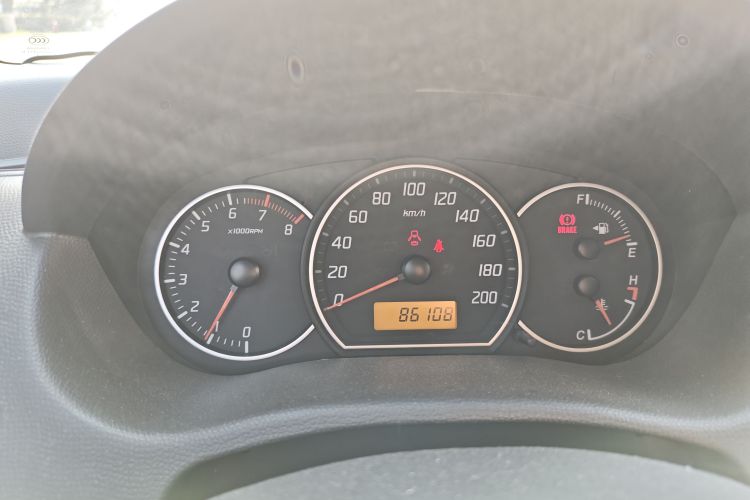 铃木 雨燕 2014款 1.5L 手动时尚型中控内饰14