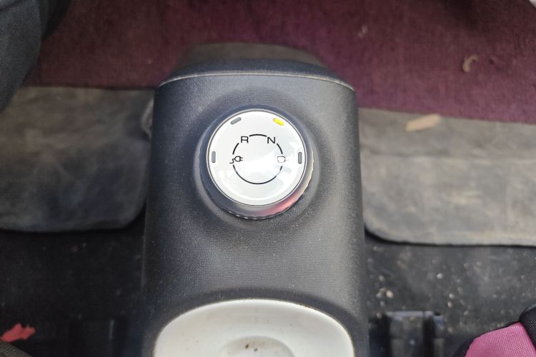 五菱汽车 宏光MINIEV 2024款 第三代 215km 青春版中控内饰18