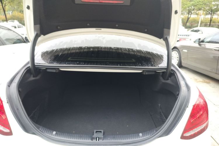 奔驰C级 2015款 C 200 L 运动型机舱底盘23