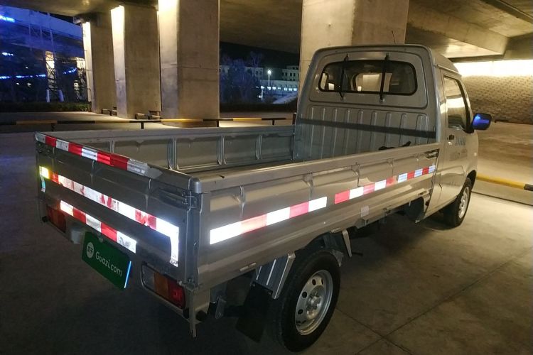 五菱汽车 五菱之光小卡 2023款 1.5L 单排LAR车身外观7