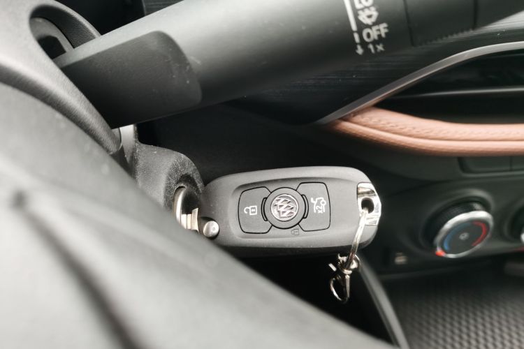 别克 威朗 2022款 Pro 533T 乐享版中控内饰7001