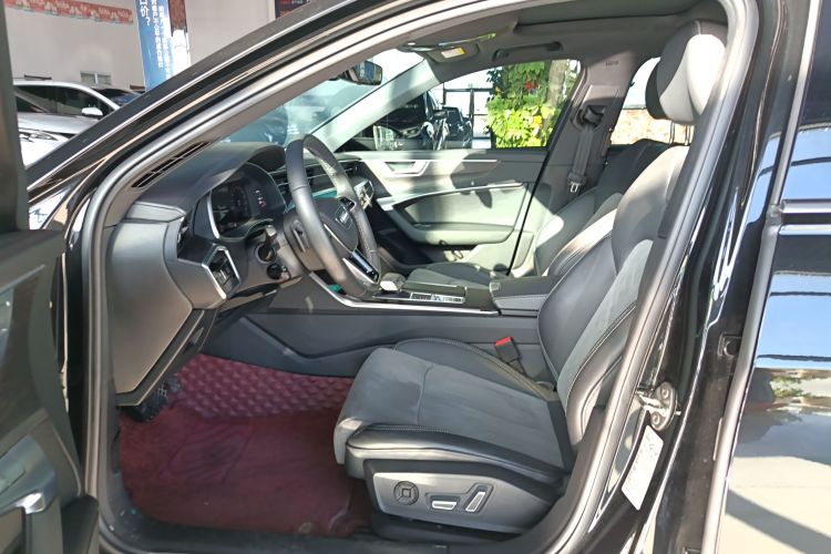 奥迪A6L 2024款 45 TFSI quattro 臻选动感型中控内饰19