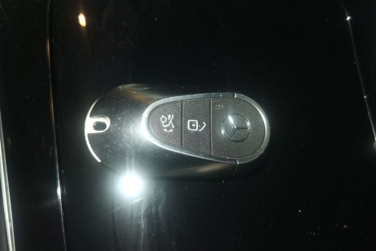 奔驰C级 2022款 C 260 L 运动版中控内饰11