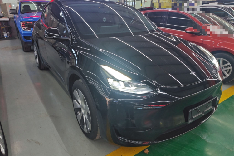 特斯拉 Model Y 2022款 改款 后轮驱动版车身外观3