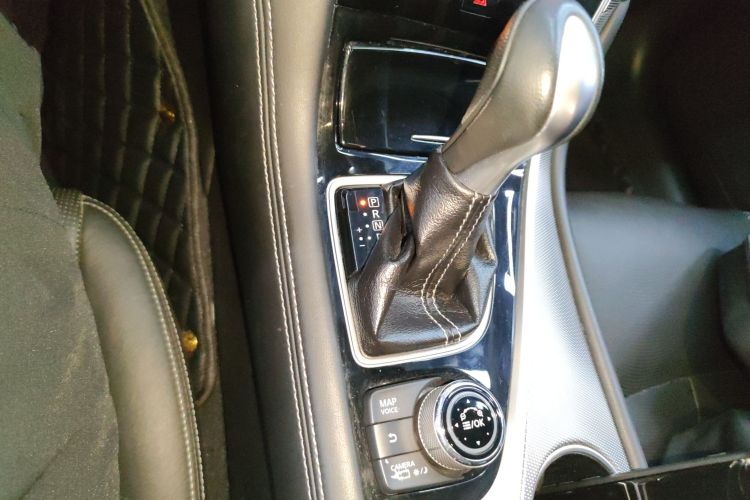 英菲尼迪Q50L 2016款 2.0T 进取版中控内饰18