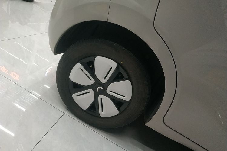 五菱汽车 宏光MINIEV 2025款 四门版 进阶款车身外观6008