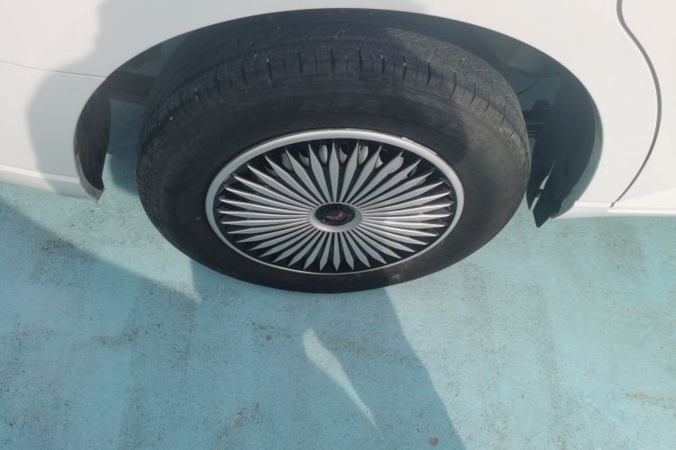 五菱汽车 五菱宏光PLUS 2020款 1.5L 手动标准型 5座车身外观6008