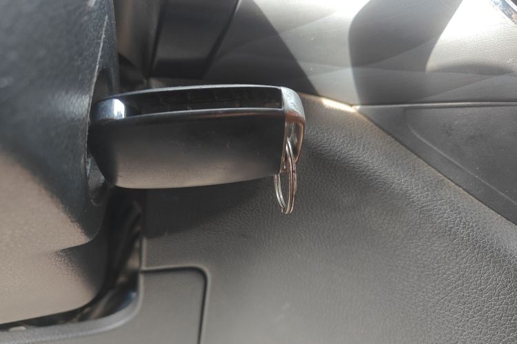 金杯 金海狮 2021款 1.5L 客车工程狮 7座中控内饰7001