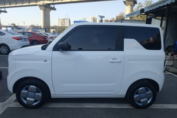 吉利银河 2023款 熊猫mini 200km 耐力熊车身外观6003