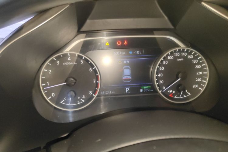 日产 楼兰 2015款 2.5L XE 两驱精英版中控内饰14