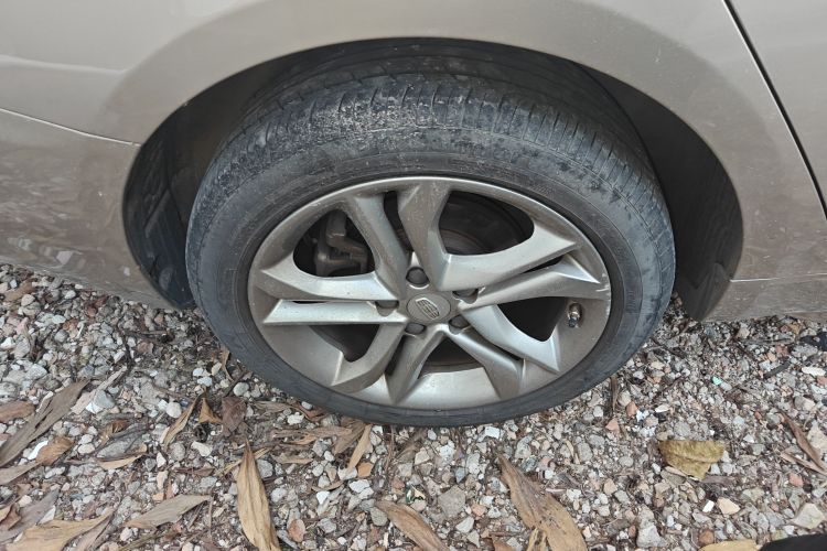 吉利汽车 帝豪GL 2017款 1.3T DCT尊贵型车身外观6008