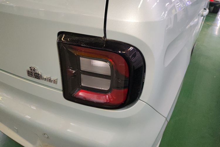 吉利银河 2024款 熊猫mini 200km 耐力熊车身外观9