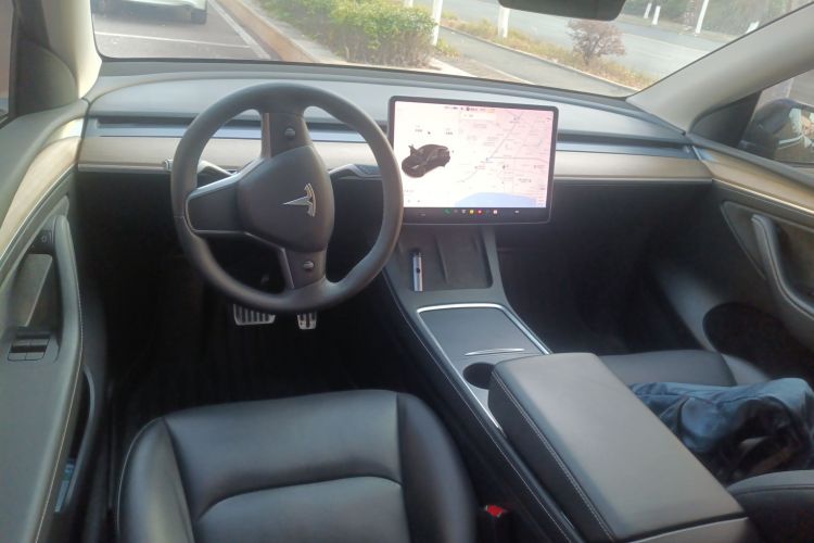 特斯拉 Model Y 2021款 标准续航后驱版中控内饰12