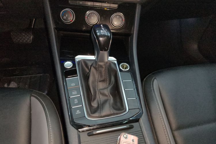 大众 速腾 2021款 200TSI DSG舒适智联版中控内饰18