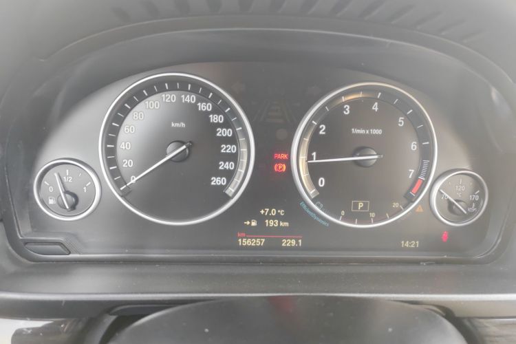 宝马5系 2014款 525Li 领先型中控内饰14