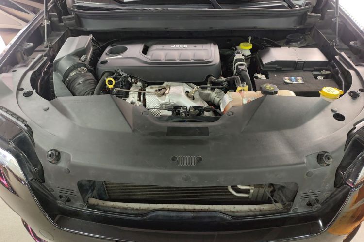 Jeep 自由光 2021款 2.0T 四驱80周年纪念版局部细节24