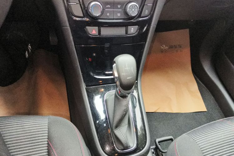 别克 昂科拉 2018款 18T 自动两驱都市领先型中控内饰18