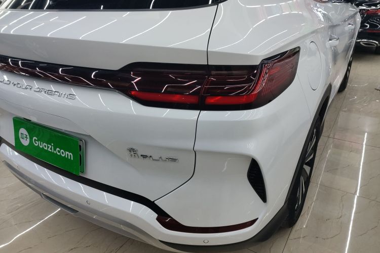 比亚迪 宋PLUS新能源 2023款 冠军版 EV 520KM 尊贵型车身外观9