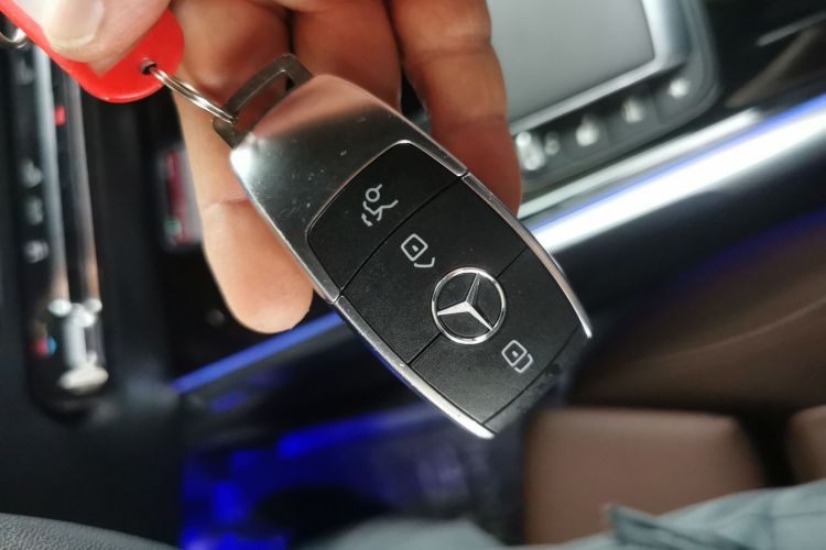 奔驰GLB 2020款 改款 GLB 200 动感型中控内饰11