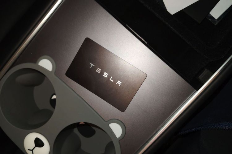 特斯拉 Model Y 2023款 长续航全轮驱动版中控内饰11