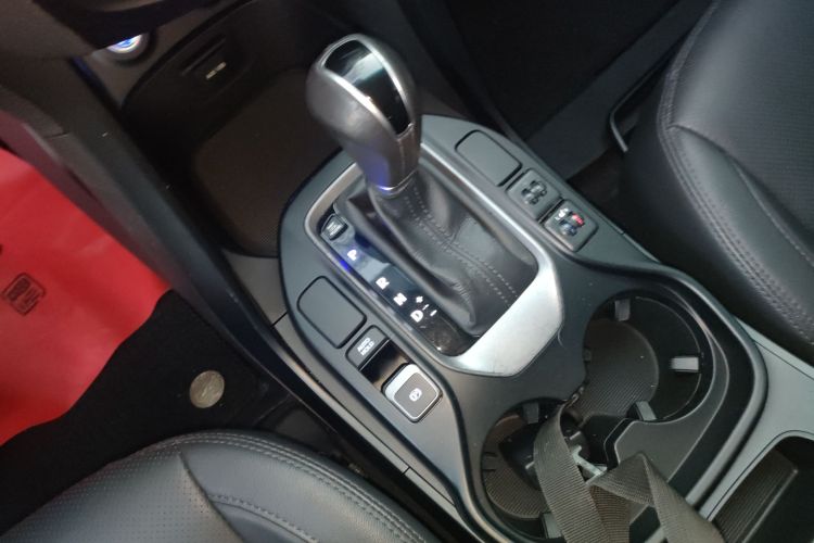 现代 胜达 2015款 2.0T 自动四驱智能型 5座中控内饰18