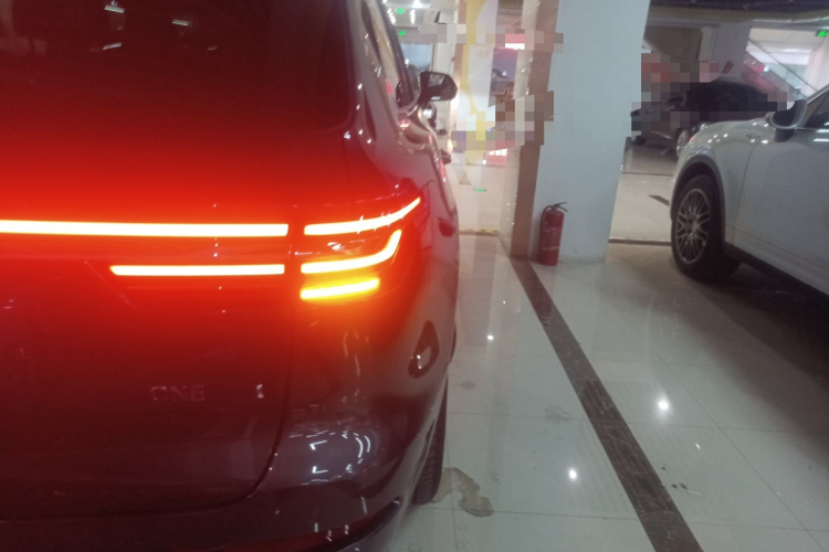 理想汽车 理想ONE 2021款 增程6座版车身外观6006